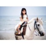 น้องมะลิ ติดใจขี่ม้าริมหาดหัวหิน ชวน แม่โบว์ มาดักรอจนตะวันตกดิน