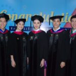 ใหม่ ดาวิกา นำทีมเพื่อนดารา ซ้อมรับปริญญา ม.รังสิต ใช้เวลา 7 ปี ทำฝันแม่สำเร็จ
