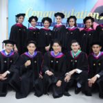 ใหม่ ดาวิกา นำทีมเพื่อนดารา ซ้อมรับปริญญา ม.รังสิต ใช้เวลา 7 ปี ทำฝันแม่สำเร็จ