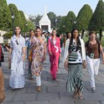 95 สาวงาม ผู้เข้าประกวด มิสยูนิเวิร์ส 2018 ชมวัดพระแก้ว ไหว้พระขอพร
