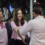 โหน่ง ชะชะช่า ทำบะหมี่แจกคนร่วมงาน มอส-เต๋า ร่วมไว้อาลัย เพื่อนพ้องแน่นวัด