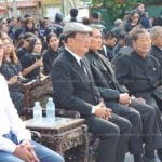 ประมวลภาพคนบันเทิง ร่วมส่ง พ่อดม ชวนชื่น ครั้งสุดท้าย ลูกหลานปล่อยโฮ
