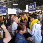 กปปส.กลับใจ โผล่เชียร์ ไทยรักษาชาติ บ่นเศรษฐกิจแย่ ชาวนาวอนฟื้นจำนำข้าว!