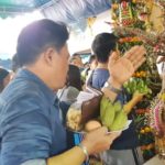 ขนลุก!ลูกศิษย์ของขึ้น-กรีดร้อง ทำท่าคล้ายงู กลางพิธี บวงสรวงพญานาค วัดดัง