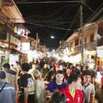 เชียงคานล้น! นักท่องเที่ยวนับแสน แห่เที่ยวปีใหม่ ที่พักเต็ม กางเต็นท์นอนวัด-โรงเรียน