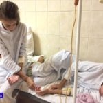 หมอเร่งช่วยชีวิต นางแบบสาวฝาแฝดวัย 14 ป่วยอะนอเร็กเซียขั้นรุนแรง