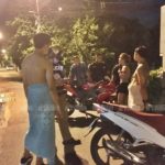 สุดเคว้งหนาวสั่น! สองหนุ่มเล่นน้ำ กลับมาอีกที ของหายเกลี้ยง เหลือแต่กางเกงใน!