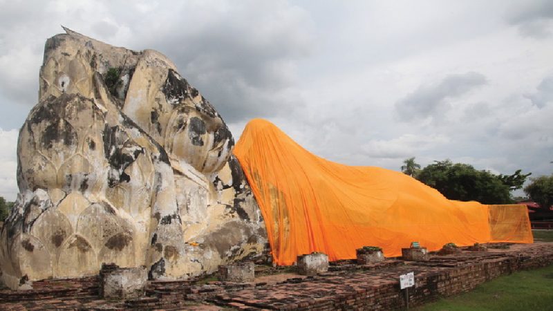 พระนอนวัดโลกยสุธาราม