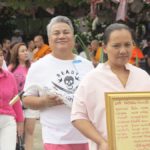 ลูกหลาน 15 คน พร้อมใจบวชให้ พ่อดม เคลื่อนศพขึ้นเมรุลอย 5 ยอด เผาเย็นนี้