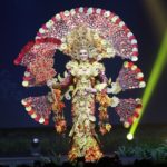 อลังการเวอร์วัง! สาวงามทั่วโลกโชว์ชุดประจำชาติ จัดเต็มไม่ยอมกัน (ภาพชุด)