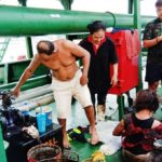 3คนงาน ขาดอากาศหายใจ ลงไปเชื่อมใต้ท้องเรือ แจ้งกู้ภัยช่วยระทึก!