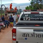 หนุ่มใหญ่ วัย 50 พลาดท่าตก ถังขี้หมู ลึก 2 เมตร หน้าคว่ำ-คอหัก ดับสลดคาที่! (คลิป)