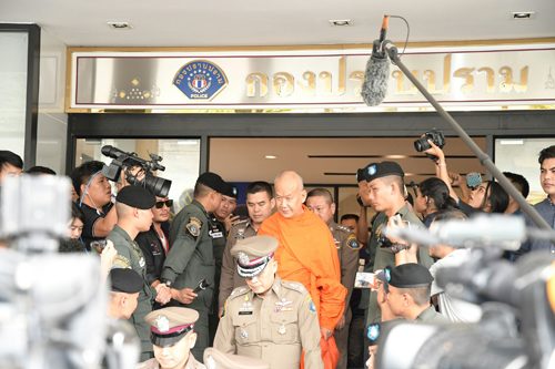 สะท้านวงการสงฆ์-คดีเงินทอนวัด บุกวัด-ล้อมค้นกุฏิ-คุมตัวเถระผู้ใหญ่