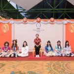 นาทีสุดประทับใจ พระองค์ภาฯ ยื่นพระหัตถ์ ให้สมาชิก BNK48 ตรัสขำ ไม่คิดเงิน