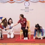 นาทีสุดประทับใจ พระองค์ภาฯ ยื่นพระหัตถ์ ให้สมาชิก BNK48 ตรัสขำ ไม่คิดเงิน