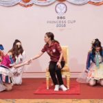 นาทีสุดประทับใจ พระองค์ภาฯ ยื่นพระหัตถ์ ให้สมาชิก BNK48 ตรัสขำ ไม่คิดเงิน