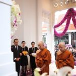 ‘อ้อม’สุดกลั้น ร่ำไห้ส่ง พ่อเปี๊ยก พิศาล คนบันเทิงร่วมอาลัย (ภาพชุด)
