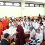 ชมพูกันทั้งวัด! ครอบครัวชวนชื่นรับศพ พ่อดม เผยคำพูดสุดท้ายก่อนสิ้นลม
