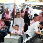 ชมพูกันทั้งวัด! ครอบครัวชวนชื่นรับศพ พ่อดม เผยคำพูดสุดท้ายก่อนสิ้นลม