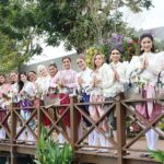 สวยสง่า! สาวงาม มิสยูนิเวิร์ส2018 สวมใส่ชุดไทยสมัย ร.5 เที่ยวชมงาน อุ่นไอรักฯ