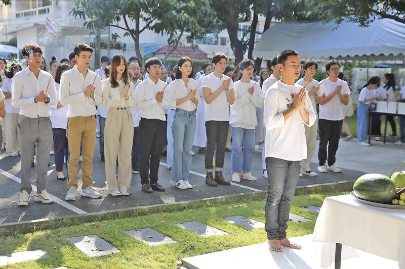 ‘ย้ง’นำทีมบวงสรวง‘My Ambulance’