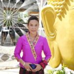 ศิริพร อำไพพงษ์ โปรยทานเงินแสน เผยเลขเด็ดงวดนี้ห้ามพลาด (คลิป)
