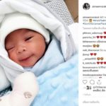 เอมมี่ มรกต เผยภาพพร้อมหน้า น้องสายน้ำ ของขวัญดีที่สุด สามีโพสต์คำคมอย่าสอนลูกรวย
