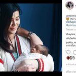 เอมมี่ มรกต เผยภาพพร้อมหน้า น้องสายน้ำ ของขวัญดีที่สุด สามีโพสต์คำคมอย่าสอนลูกรวย