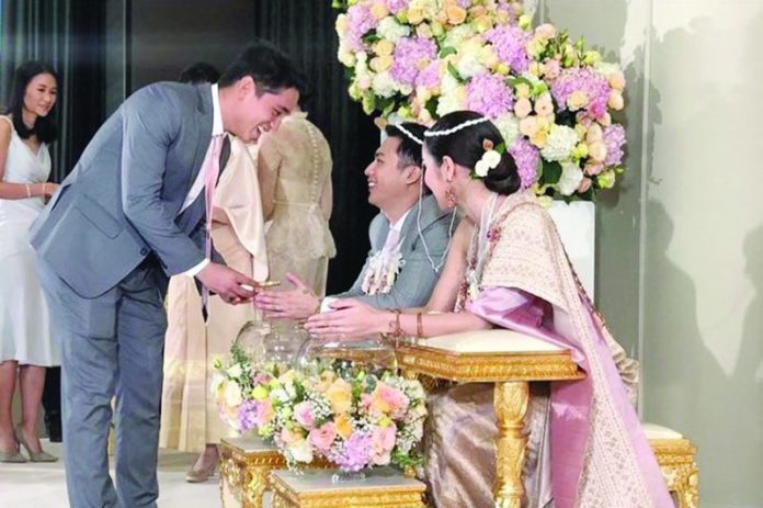 ‘ขนมจีน’วิวาห์‘เคน’ชื่นมื่น ‘เฮียฮ้อ-ซ้อ’เถ้าแก่ฝ่ายหญิง : สดบันเทิง
