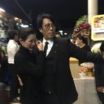 อ้อม ร่ำไห้โฮ! สวมกอด พี่เบิร์ด ธงไชย กลางงานศพ เปี๊ยก พิศาล