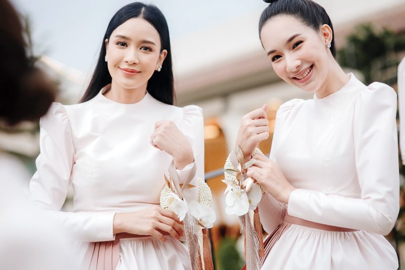 ‘กันต์-พลอย’วิวาห์แสนอบอุ่น