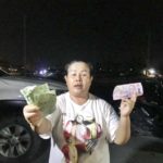 แม่ค้าดวงซวย ลืมล็อกรถ ถูกฉกทรัพย์สูญนับล้าน ต้องขอยืมเงินตร.เติมน้ำมัน