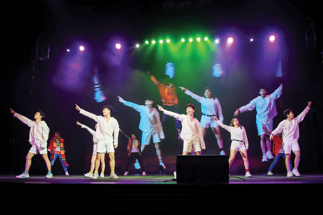 แฟนฟินขั้นสุดกับ8หนุ่มซีรีส์‘บังเอิญรัก’