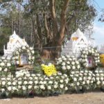 ขอให้เป็นครั้งสุดท้าย! ร้องระงมทั้งวัด สุดเศร้าตั้งกองฟอนเผา4โลงเหยื่อชน10ศพ(คลิป)