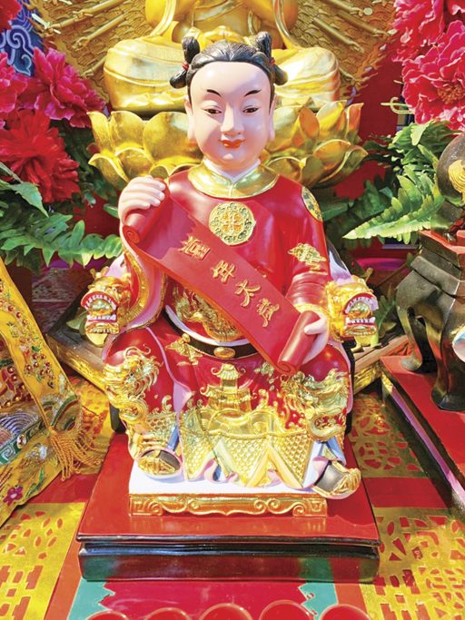 สักการะเทพเจ้าอำนวยพรตรุษจีน