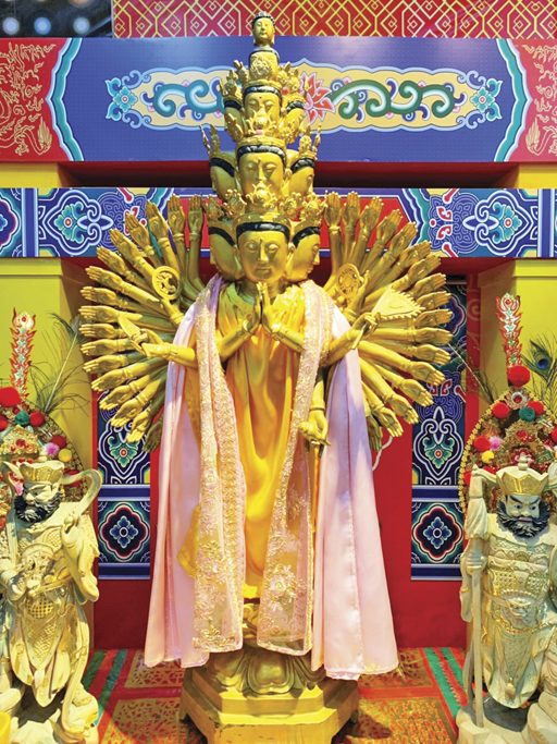 สักการะเทพเจ้าอำนวยพรตรุษจีน