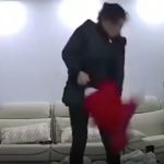 รำคาญร้องไม่หยุด พี่เลี้ยงทำร้าย-เขย่าตัวทารกวัย10เดือน (คลิป)