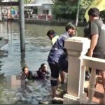 ป้าสุดช็อก! หนูน้อย 7ขวบ ให้อาหารปลา ลื่นตะไคร่น้ำจมคลองบางหลวงดับสลด