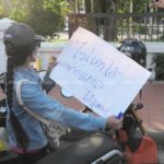 'เทือก' เดินคารวะแผ่นดินเมืองน่าน เจอคนทั้งรักทั้งชัง เปลี่ยนอารมณ์ไม่ทัน!