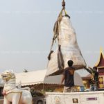 อยากเป็นเศรษฐีใหม่! โค้งสุดท้ายแห่ส่องเลข อ่างน้ำมนต์อาศรมฤๅษีเณรคึกคัก(คลิป)