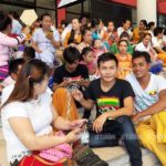 พม่านับพันพรึ่บสโมสรตำรวจ รอฟังเทศนาธรรม ครูบาบุญชุ่ม เย็นนี้!