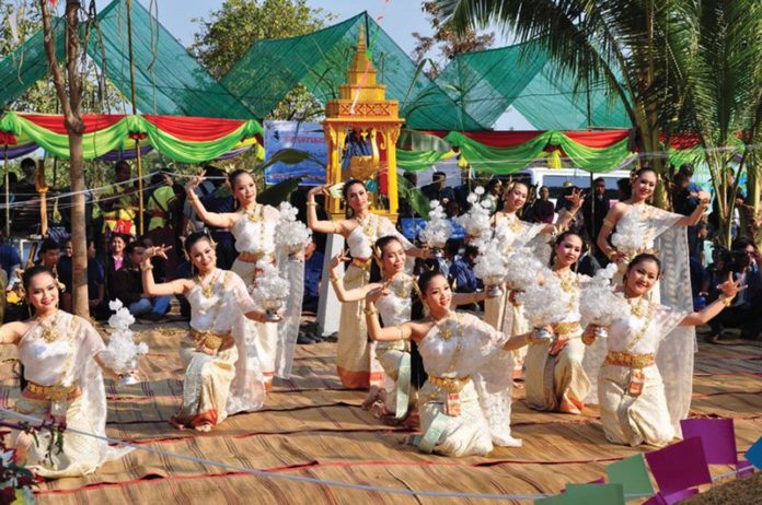 สืบสานบุญเบิกฟ้า