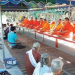 ข่าวสดพระเครื่อง : ชาวหนองแดงสู่ขวัญ สมทบทุนสร้างกุฏิ‘หลวงปู่ขำ’