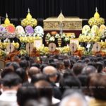 แรงศรัทธาไม่เสื่อมคลาย! ลูกศิษย์ทั่วโลก ร่วมสวดพระพุทธมนต์ ‘หลวงพ่อคูณ’