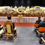 แรงศรัทธาไม่เสื่อมคลาย! ลูกศิษย์ทั่วโลก ร่วมสวดพระพุทธมนต์ ‘หลวงพ่อคูณ’