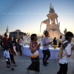 ภาพชุดประชาชนวางดอกไม้จันทน์ รอบนกหัสดีลิงค์เทินบุษบก เมรุลอยหลวงพ่อคูณ