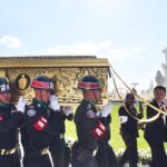 ขบวนสรีรสังขาร หลวงพ่อคูณ เคลื่อนถึงเมรุลอย ปชช.เฝ้ารอกราบสักการะ (ภาพชุด)