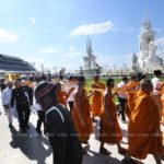 ขบวนสรีรสังขาร หลวงพ่อคูณ เคลื่อนถึงเมรุลอย ปชช.เฝ้ารอกราบสักการะ (ภาพชุด)