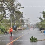 พายุปาบึก แผลงฤทธิ์! ฝนถล่ม-ทะเลคลั่งซัดท่วมแหลมตะลุมพุก เผยกลัวการสูญเสีย
