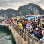 ท่าเรือแทบแตก! เกาะพีพีวุ่น นักท่องเที่ยวกว่าพันคนแห่กลับเข้าฝั่งหนี พายุปาบึก
